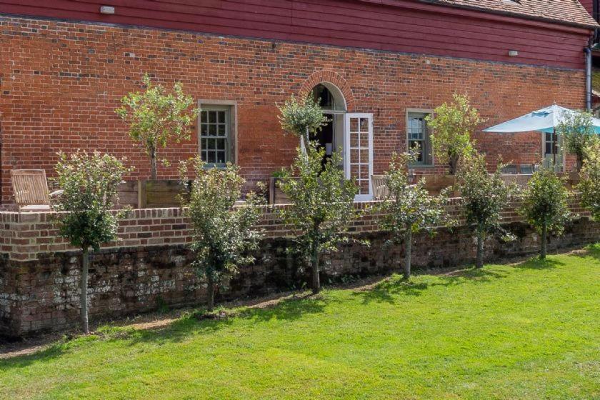Belchamp Hall Stables Belchamp Otten Bagian luar foto